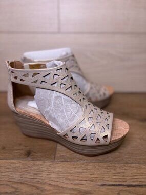 Baretraps Miriam Wedge Sandals Soft Gold 6M